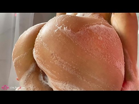 ❤️ Brunetka masturbuje kundičku s vibrátorom až do intenzívneho orgazmu v sprche ❤❌ Anal porno na sk.tukifporno.ru ️❤
